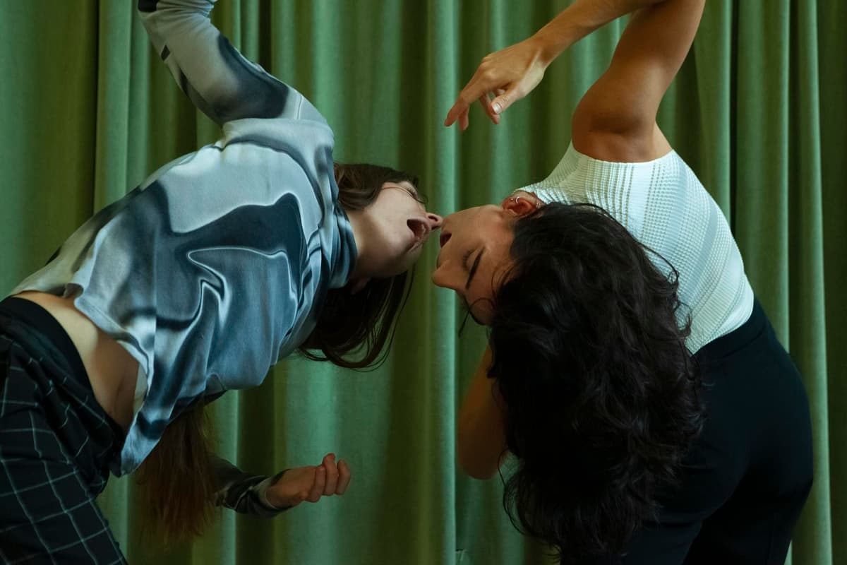 ENTERTAINMENT Image 2