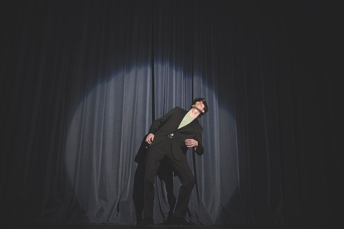 ENTERTAINMENT Image 6